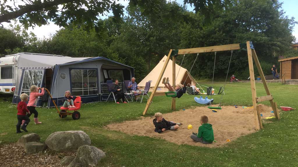 Gyvelborg Øko-camping & Gårdbutik (Gyvelborg organic camping and farm shop)