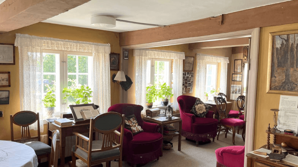 The fine living room at Jacob Michelsens Gård